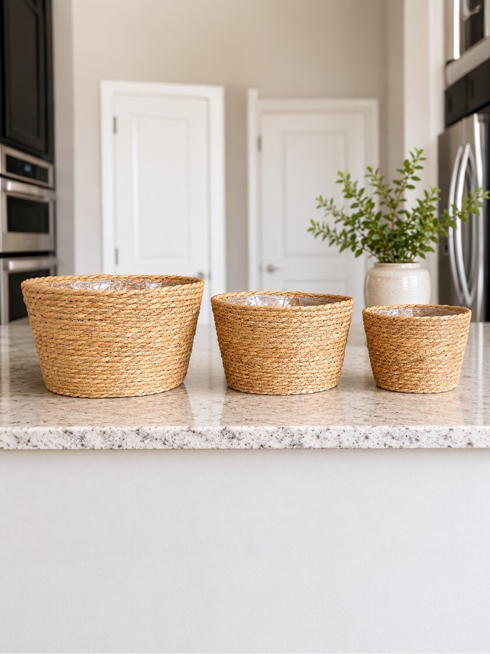 Maplefield Planter Set wtih Plastic Lining Wicker Baskets for Plants (3 Sizes)